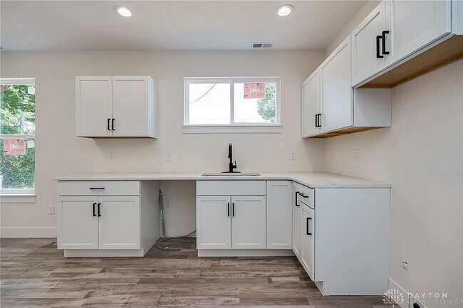 Building Photo - 4253 Pleasant View Ave