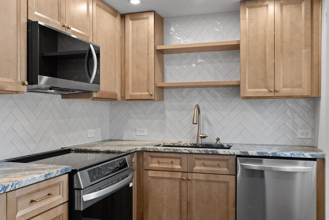 Building Photo - Heritage Historic - Unit B