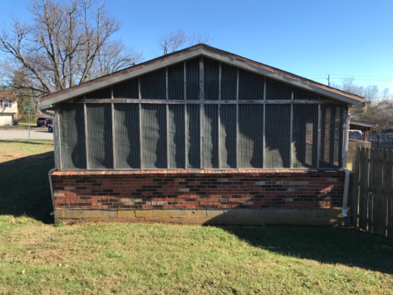 Building Photo - 214 Westmoreland Ct