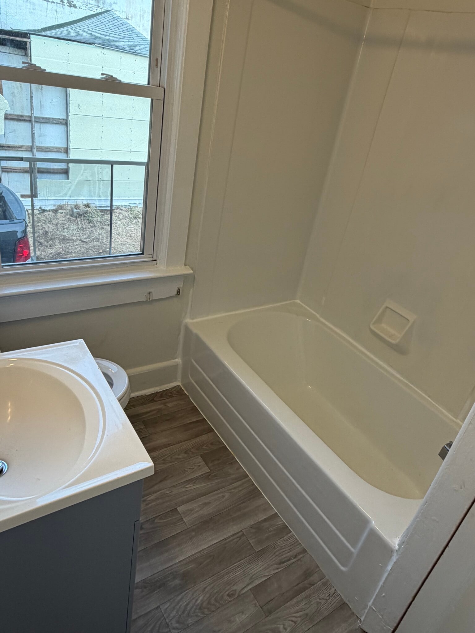 Building Photo - 108 S Warner St