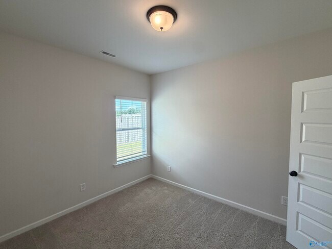 Building Photo - 238 Schoolhouse Dr