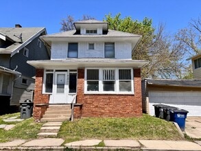 Building Photo - 3 Bedroom House