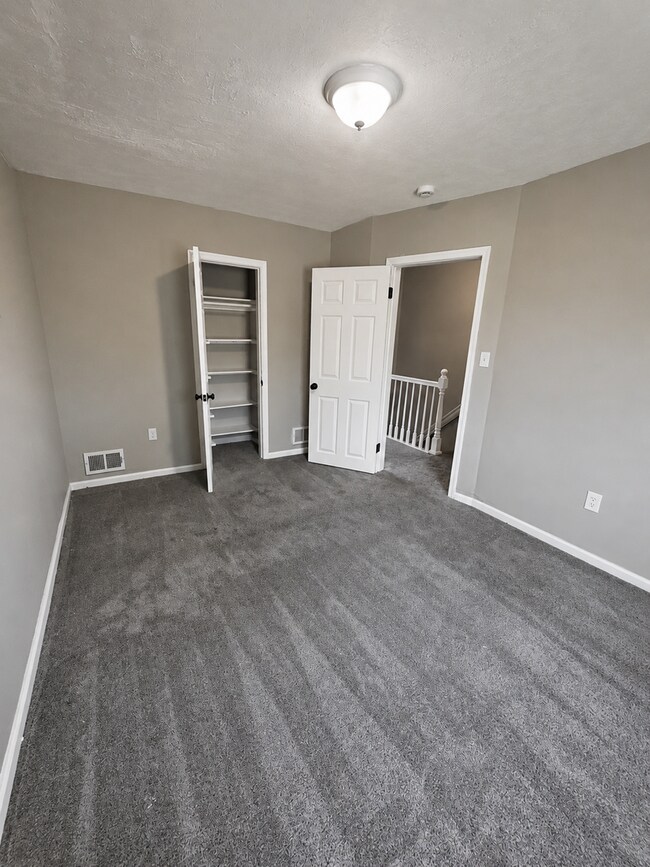Building Photo - 8204 Kavanagh Rd