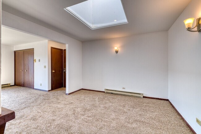 Building Photo - 1713 Nelson Rd