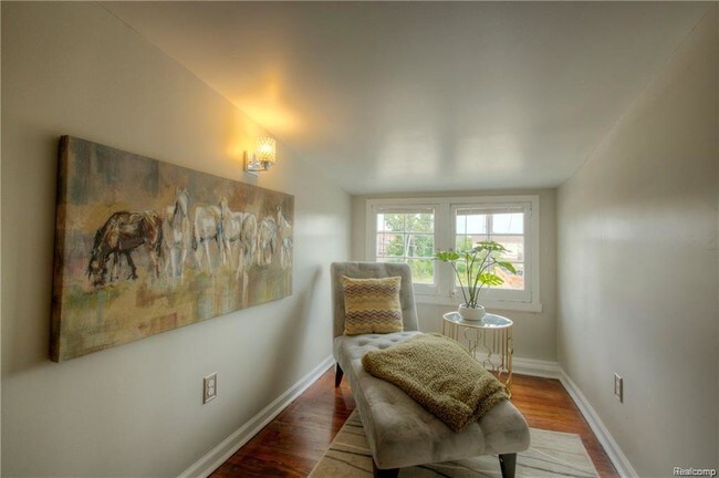 Building Photo - 22 Edison St