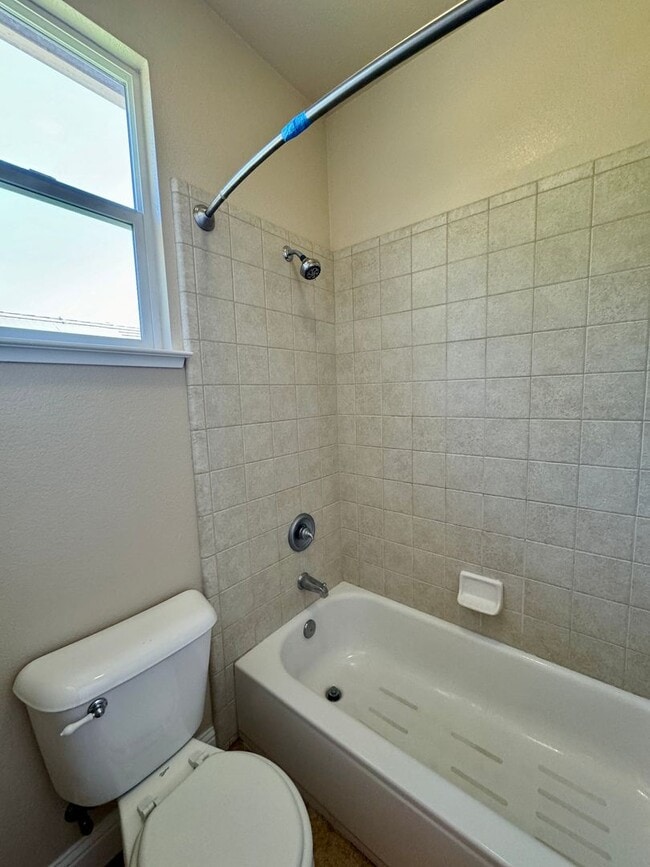 Building Photo - Beautiful Four-Bedroom Home Available in Folsom!