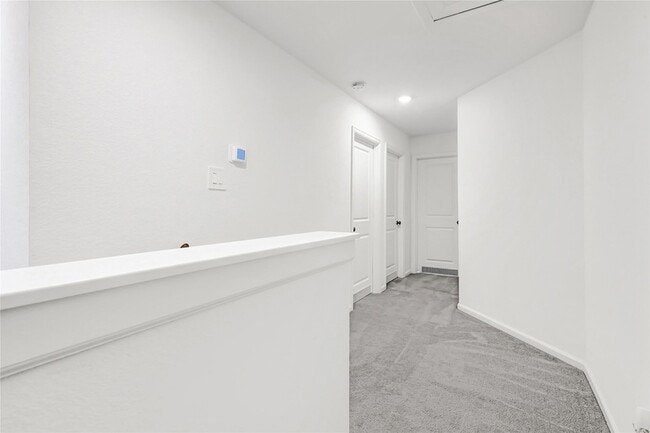 Building Photo - 227 River Grv Ct