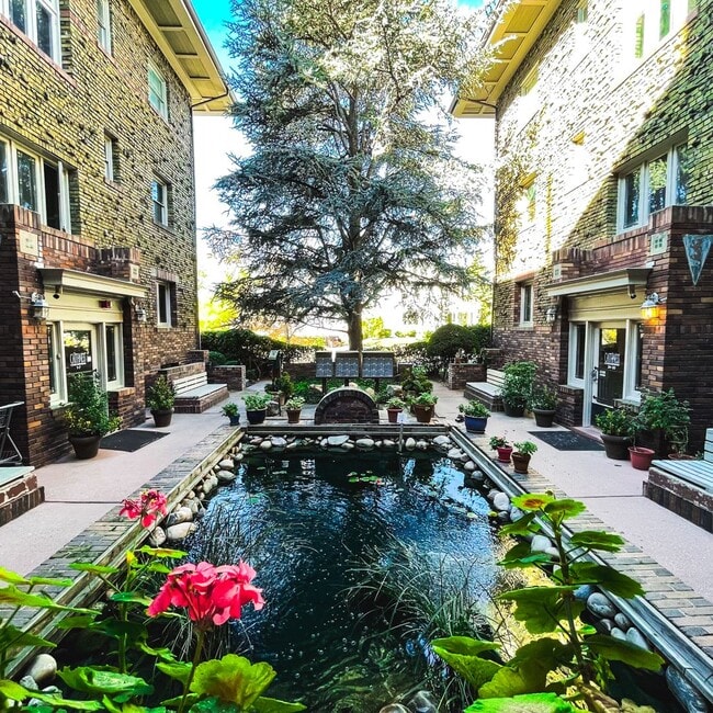 Building Photo - 1 Bedroom 1 bath Condo in Historic SLC building!