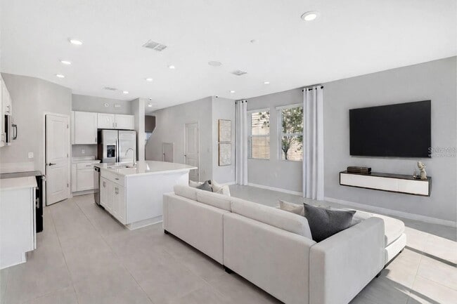 Building Photo - 2596 Penguin Blvd