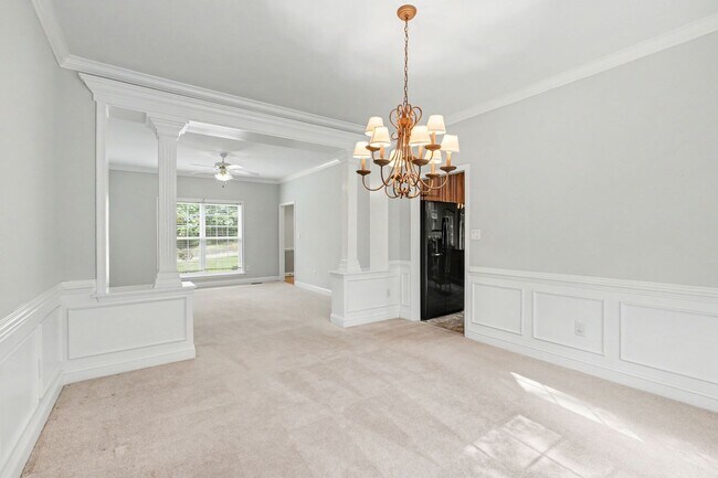 Building Photo - 24 Crestwood Ln