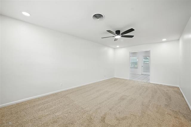 Building Photo - 304 N Bonham Dr