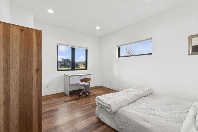 Building Photo - Whitefish Home in The Lakes