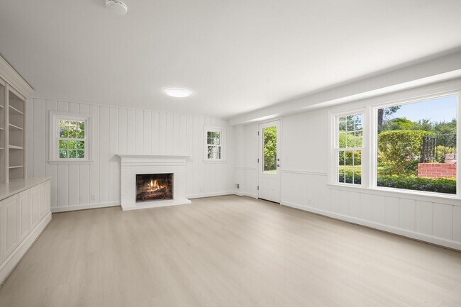 Building Photo - 7109 Radnor Rd
