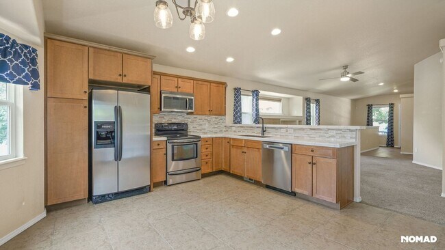 Building Photo - Charming 3BR Townhome in Colorado Springs