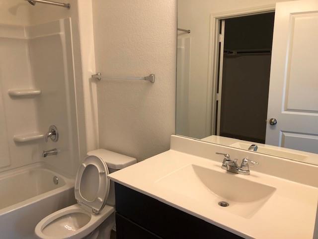 Building Photo - 3300 Lodgepole Dr