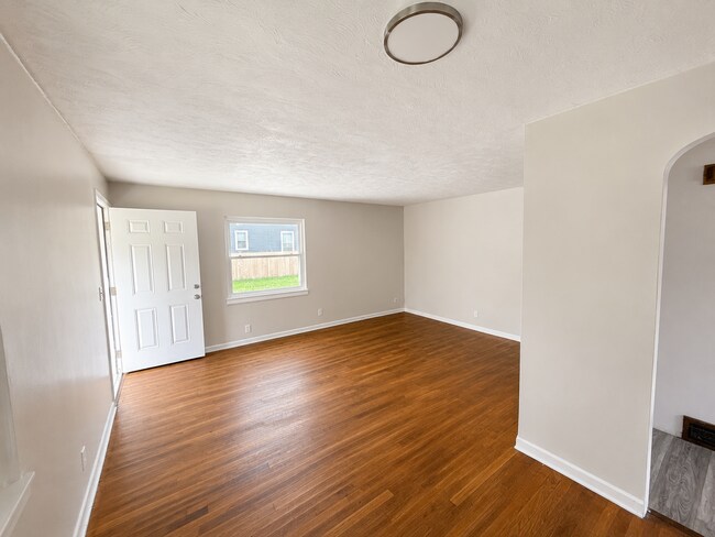 Building Photo - Charming & Affordable 2-Bedroom Home Near Linden – Move-In Ready!