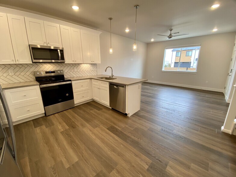 Building Photo - 2402 49th Ave Ct
