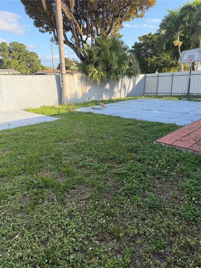 Building Photo - 19751 NW 52nd Ct