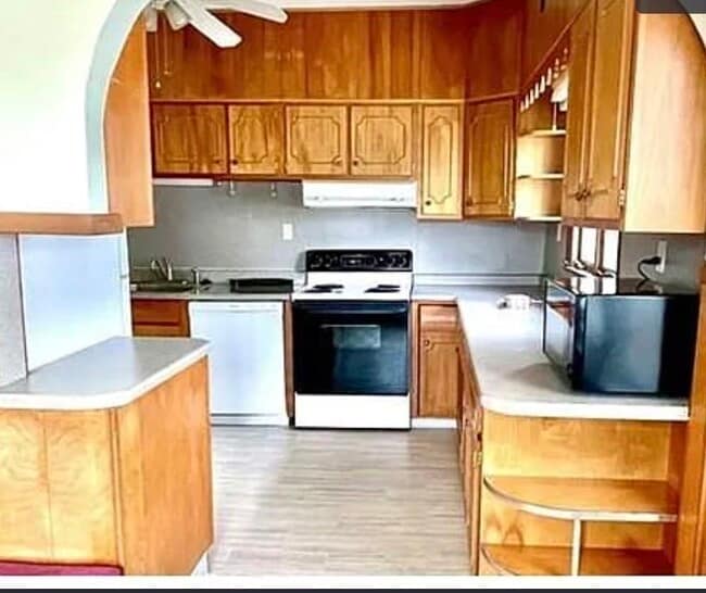 Building Photo - 24 Somerset St