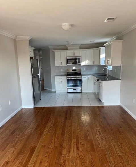 Building Photo - 234 Palmer St