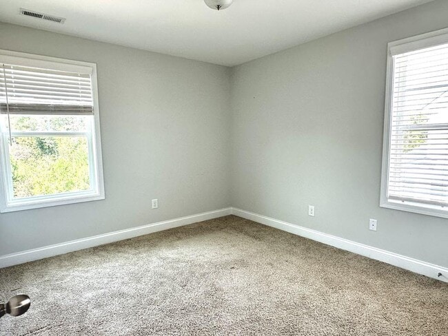 Building Photo - 263 Union St