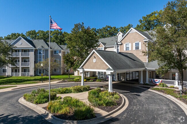 Grand Woods front - Eagle Grove Apartments