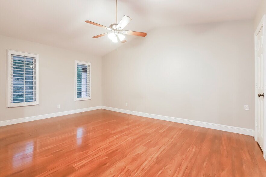 Building Photo - 2430 Arborwood Dr