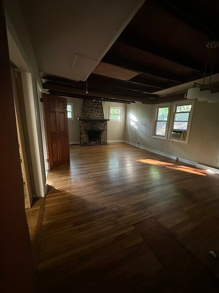 Building Photo - 188 Thompson Run Rd