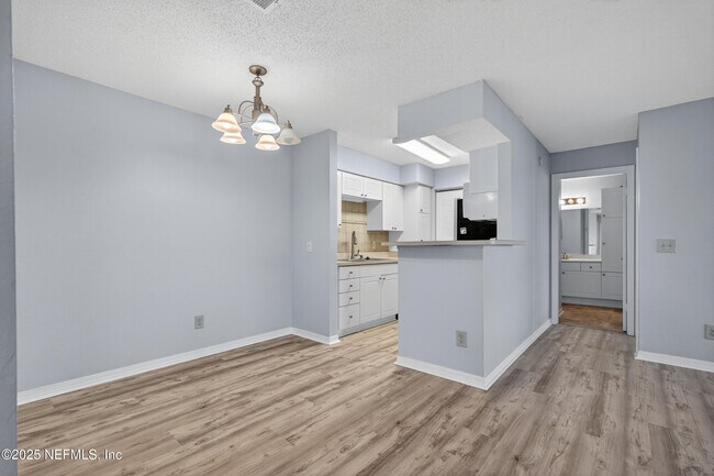 Building Photo - 10200 Belle Rive Blvd