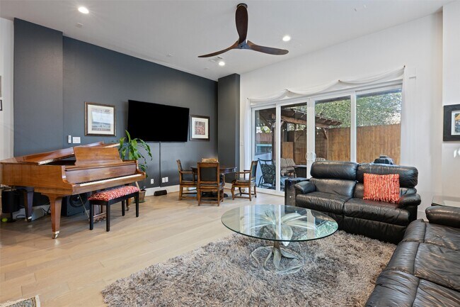 Building Photo - 1136 Adele St