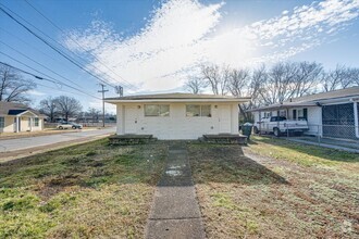 Building Photo - 3700 Dorris St