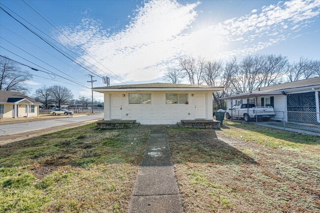 Primary Photo - 3700 Dorris St
