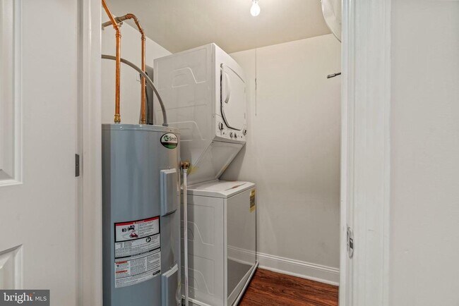 Building Photo - 1724 Master St