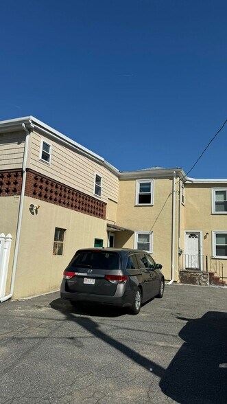 Building Photo - 103 Essex St