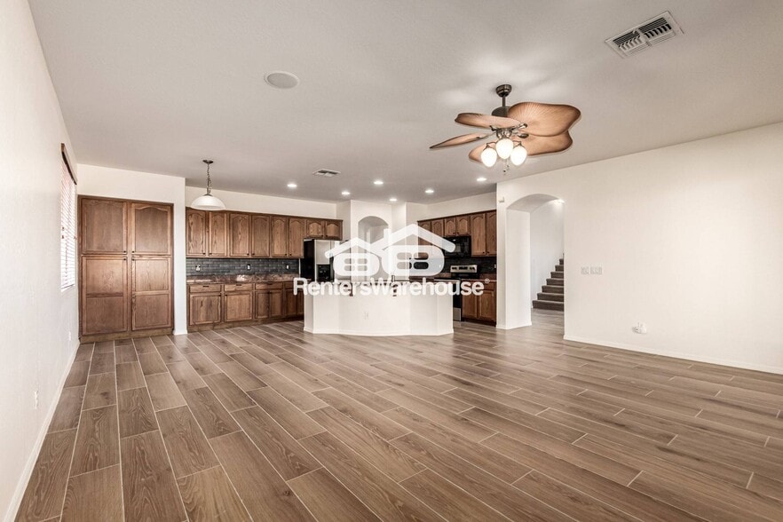 Building Photo - 12018 W Vernon Ave