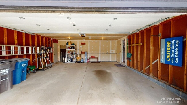 Building Photo - 1280 Sunset Rd