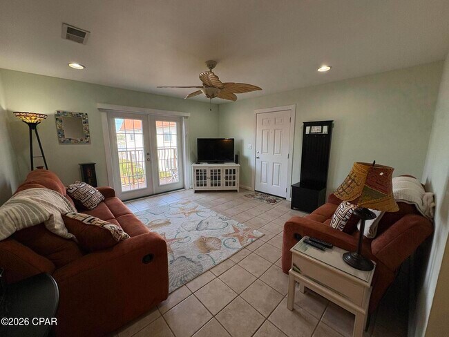 Building Photo - 2100 W Beach Dr