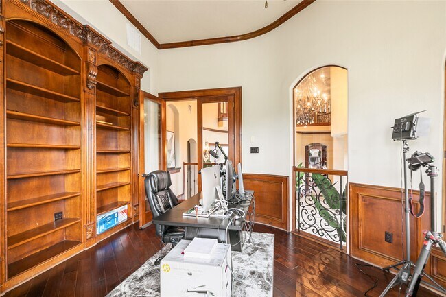 Building Photo - 22 Post Shadow Estate Dr