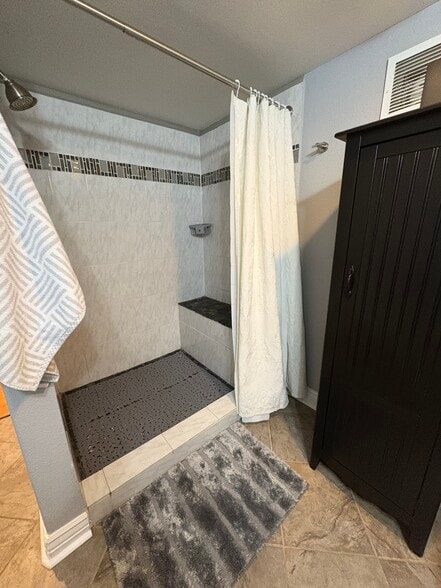 Shower - 11666 Osceola St
