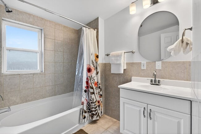 Building Photo - 146 W Felton Ave