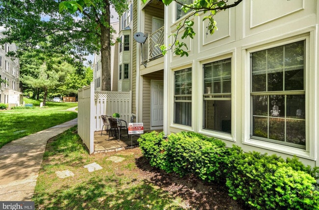 Building Photo - 12217 Fairfield House Dr