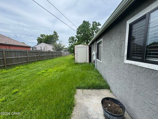 Building Photo - 116 Christie Ln