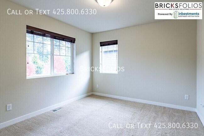 Building Photo - 10251 Eastridge Dr NE
