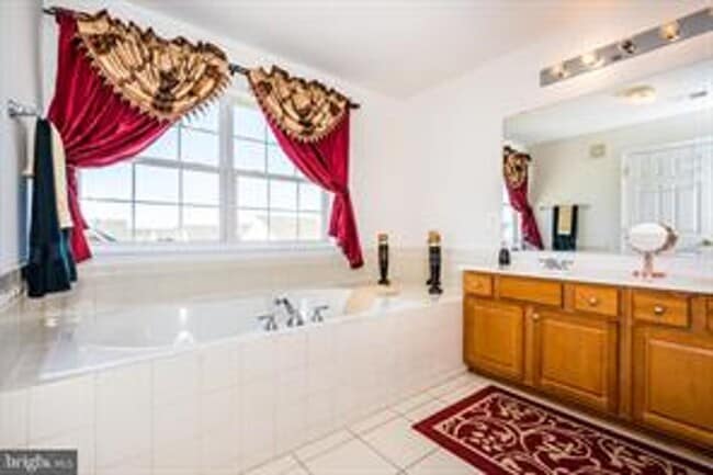 Building Photo - COMING SOON! June 1st - Beautiful Townhouse with 3rd Floor Master Suite!