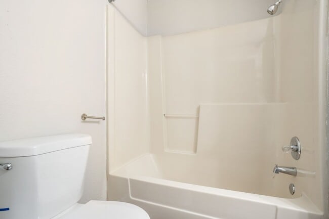 Building Photo - 616 S 19th St