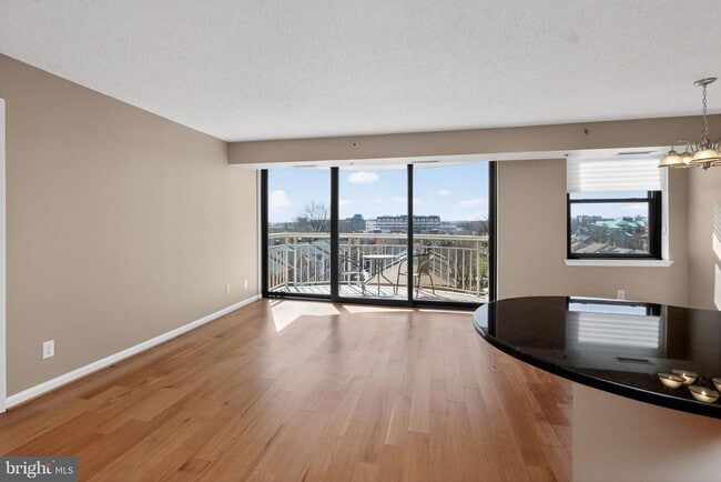 Building Photo - 1200 Braddock Pl