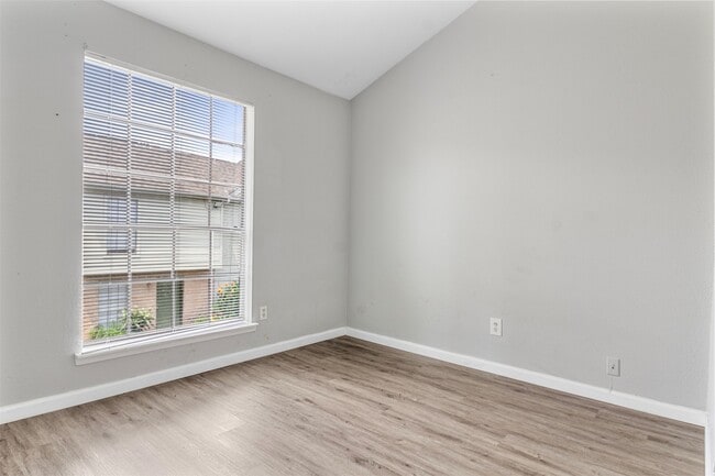 Building Photo - 8713 Village of Fondren Dr