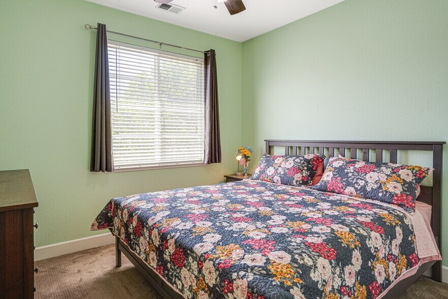 Building Photo - 140 Lawlor Ct