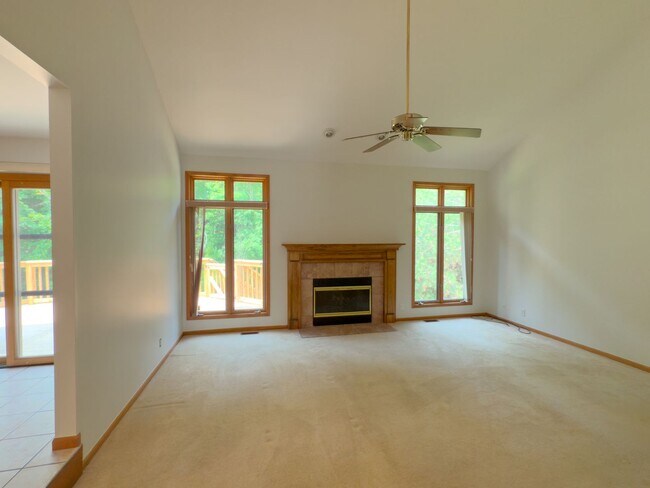 Building Photo - Exceptional Lease Offering in Novi Schools!