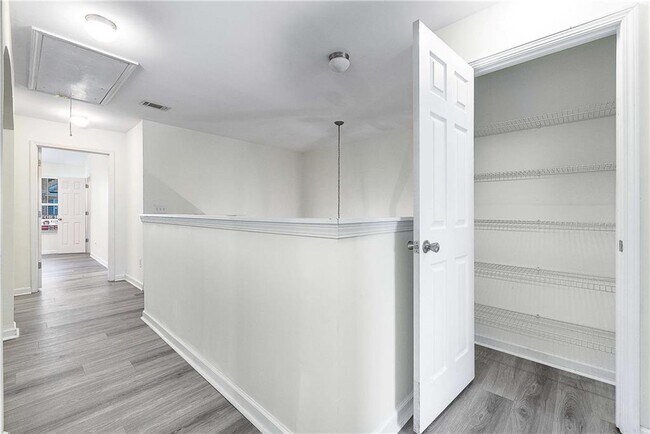 Building Photo - 4003 Labrador Way